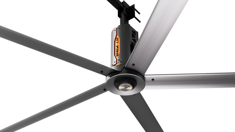 电影《芳华》不忘初心，美好的人性永存；瑞泰风工业大风扇，17年如一日，坚持以客为本、以质取胜的发展方向！